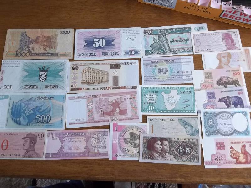 20 Different Foreign Currency