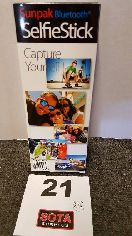 lot 21 image: Sunpack Bluttooth Selfie Stick