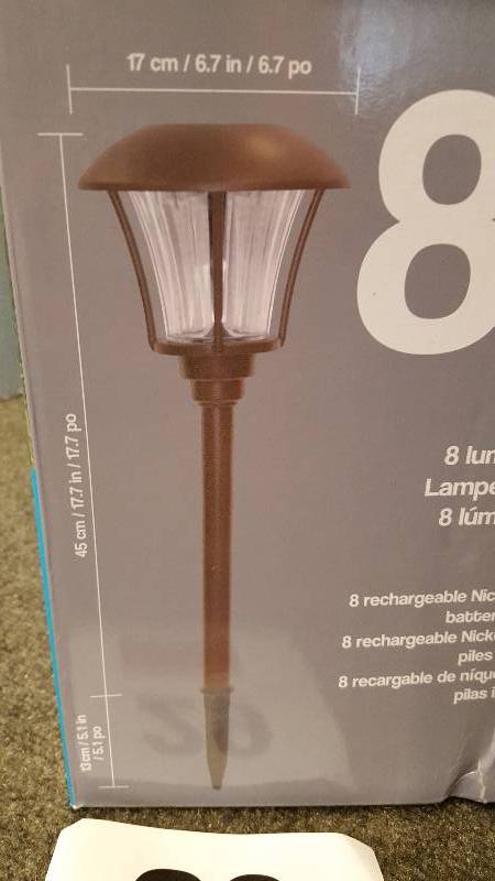 lot 29 image: Smart Yard LED Solar Pathway Lights 8 PK - Black