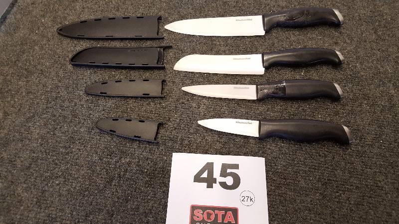 lot 45 image: Kitchen Aid Ceramic Knives Set of 4
