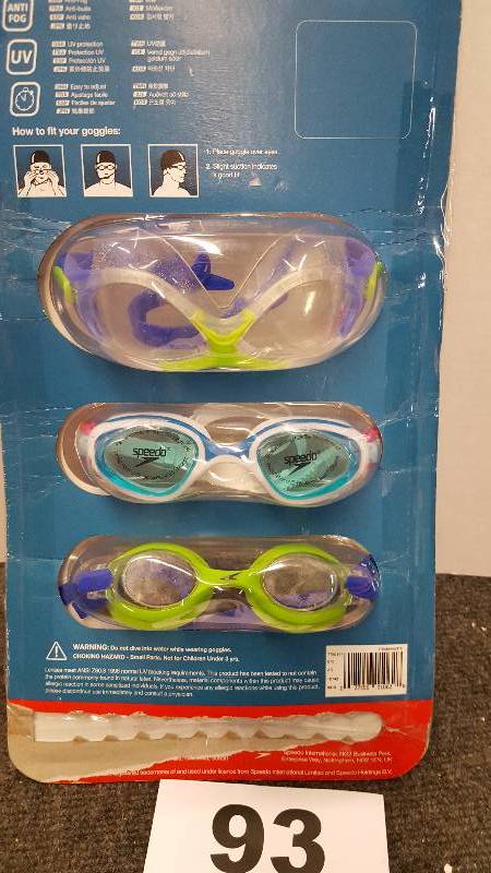 lot 93 image: Speedo JR Goggle 3 PC Set