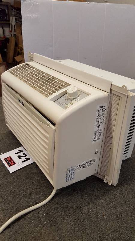 lot 122 image: Haier HWF05XCK 5,000K BTU Room Air Conditioner