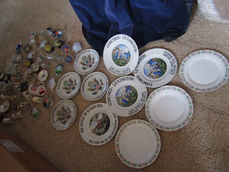 lot 5 image: box of glasswear...