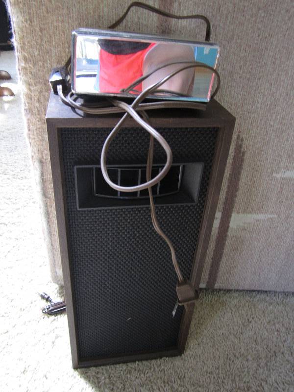 lot 26 image: speaker and light...
