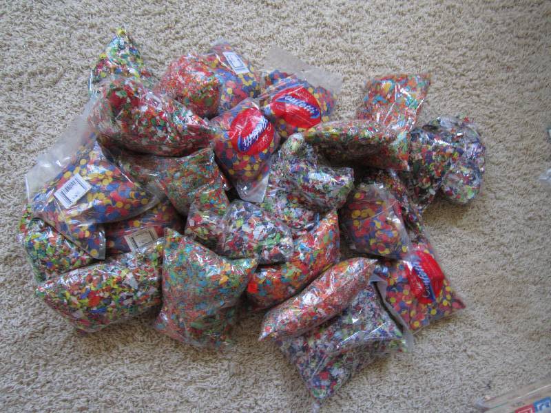 lot 29 image: huge amountof confetti...