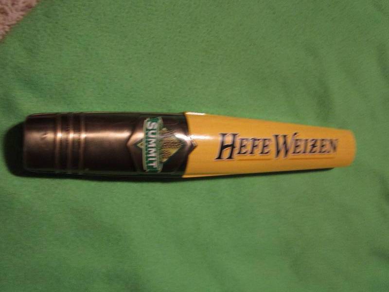 lot 54 image: Summit Brewing Co hefe weizen beer ...