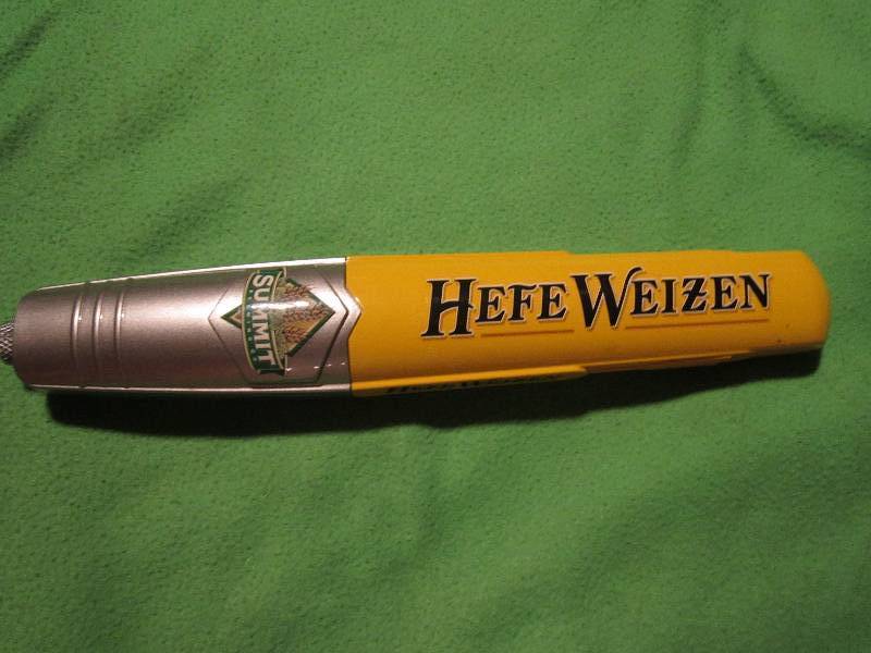 lot 75 image: Summit Brewing co hefe weizen beer ...