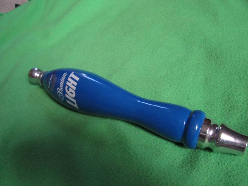 lot 89 image: Grain Belt premium light beer tap...