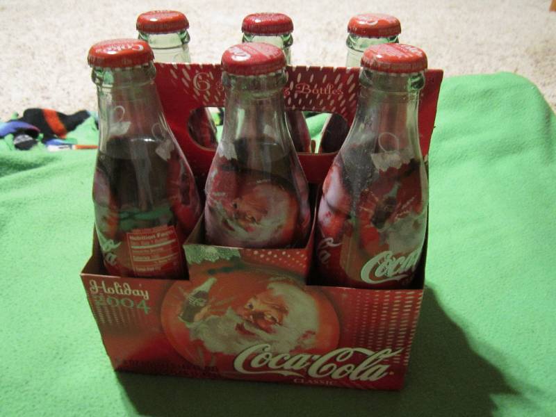 lot 132 image: Holiday Coca-cola Christmas Coke un...