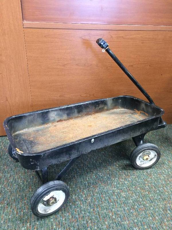 lot 10 image: Vintage Wagon