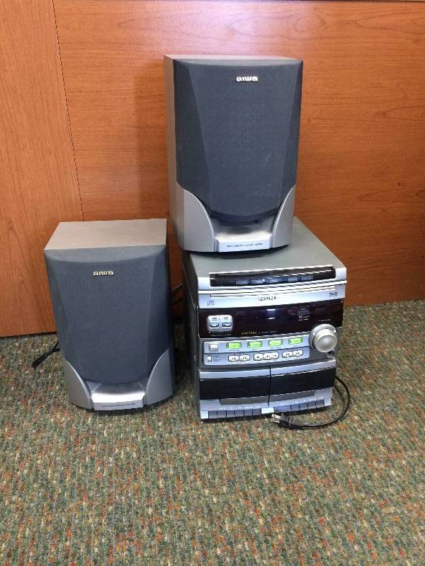 lot 18 image: Phillips Magnovox Stereo