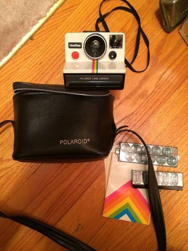 lot 17 image: American Flag  Polaroid Camera