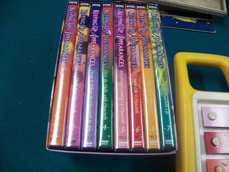 lot 28 image: Vintage Toys, Music Records and Books