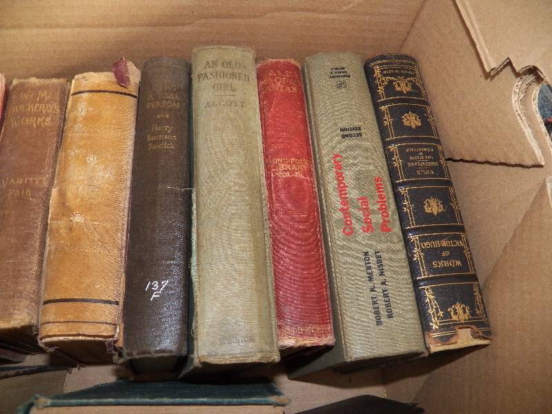 lot 27 image: Vintage Books