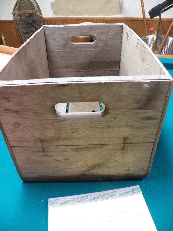 lot 35 image: Vintage Crate, Tins, Fire Extinguisher and Wood Shelf