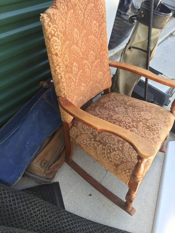 lot 66 image: Antique Rocking Chair
