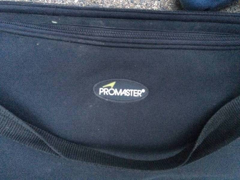 lot 85 image: Promaster Professional Lighting Kit