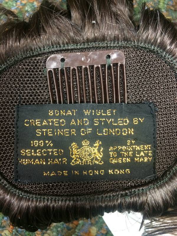 lot 89 image: Vintage Womans Hair Pieces wCase