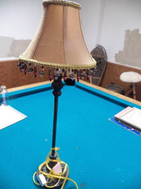 lot 25 image: Antique Lamp