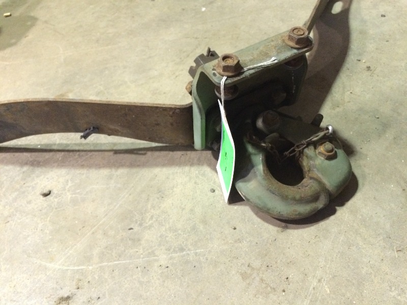 lot 47 image: Military Truck Receiver Hitch