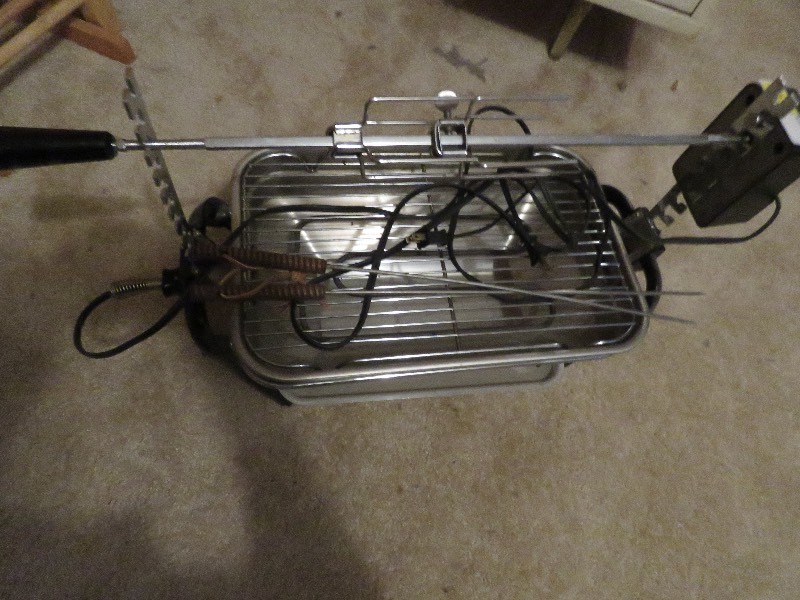 Compact grill
