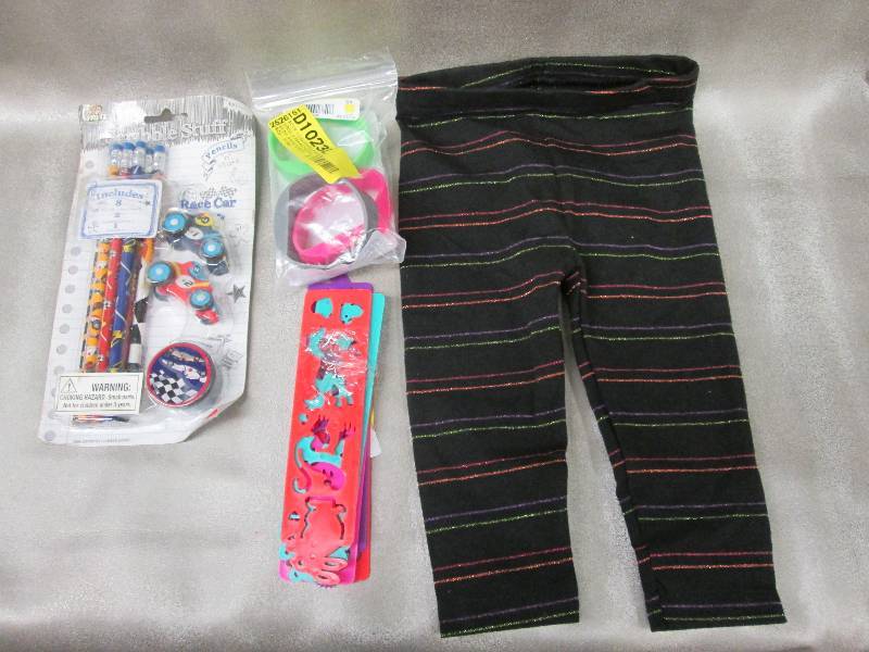 lot 21 image: 12M leggings, Race car pencils, Set...