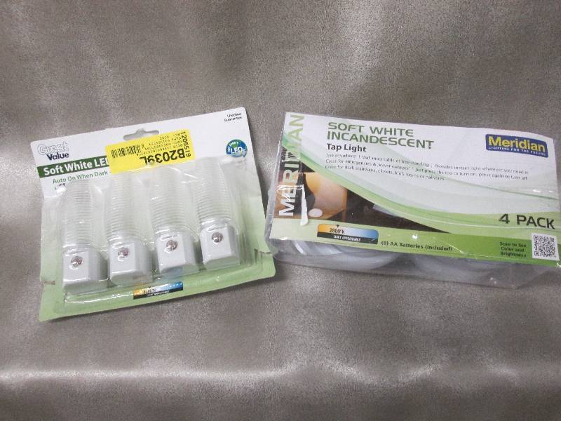 lot 59 image: Set of 4 night lights, 4 soft white...