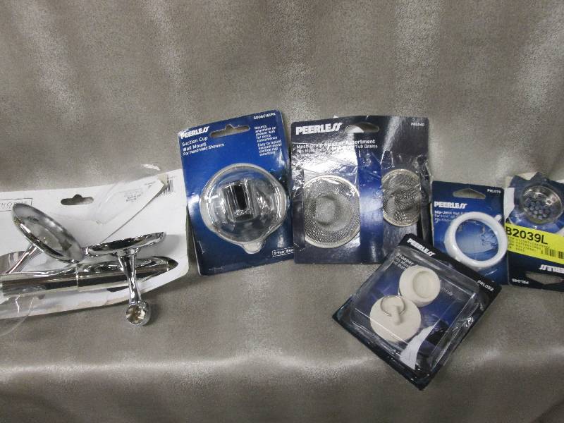 lot 72 image: Toilet paper holder, suction cup wa...