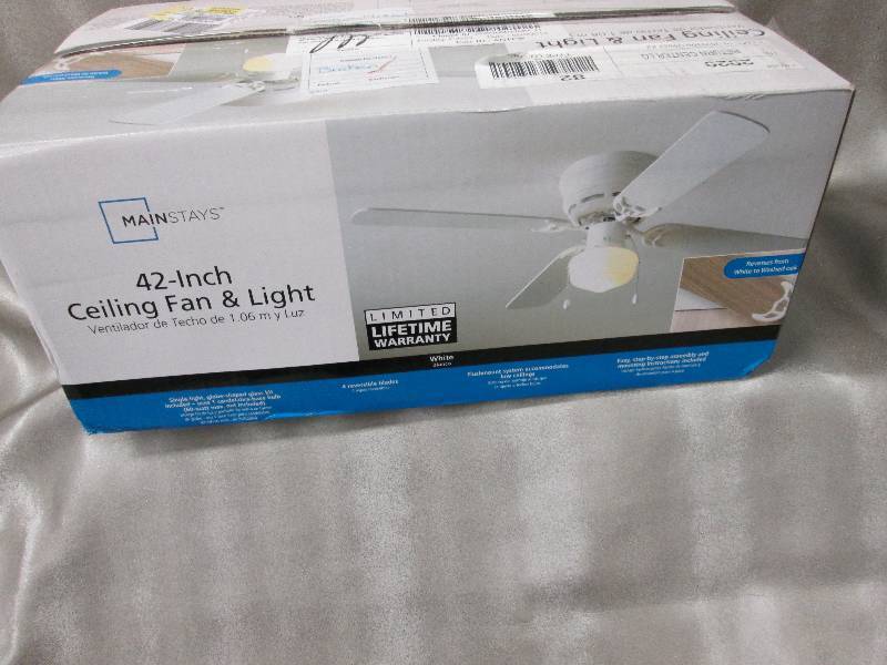 lot 80 image: Mainstays 42 inch Ceiling Fan & Lig...