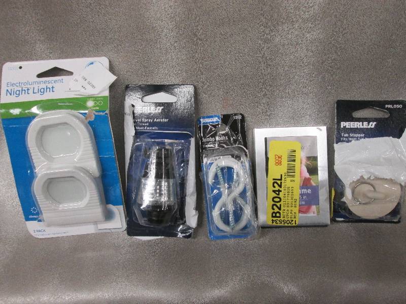 lot 115 image: 2 Night Lights, Spray Aerator, Jumb...