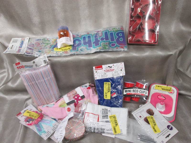 lot 131 image: Party supplies  banner, cookie cut...