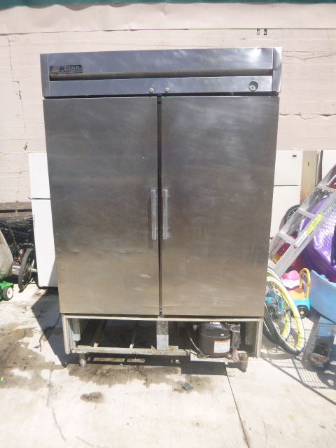 lot 11 image: True Refrigerator