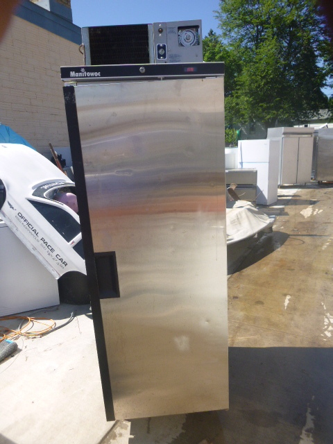 lot 12 image: Manitowoc Cooler