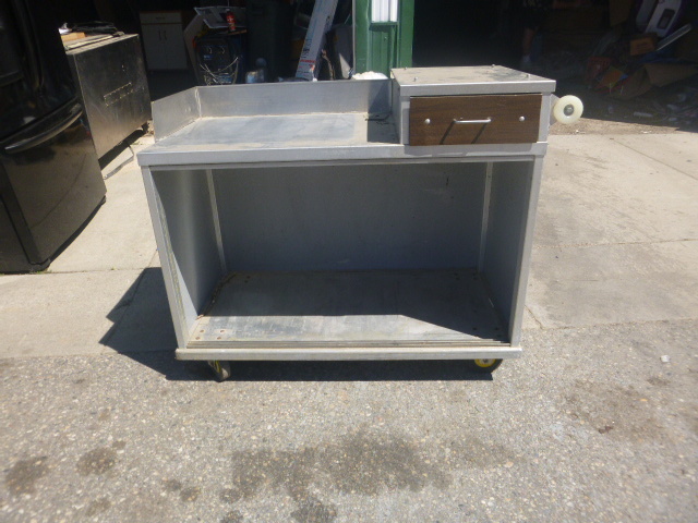 lot 25 image: Prep Table