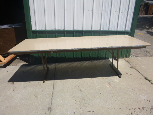lot 28 image: Folding Table