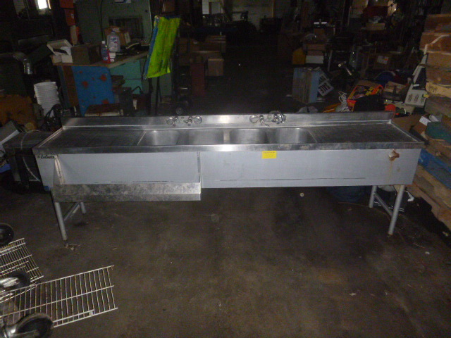 lot 37 image: LaCrosse Under Bar 4 Bay Sink