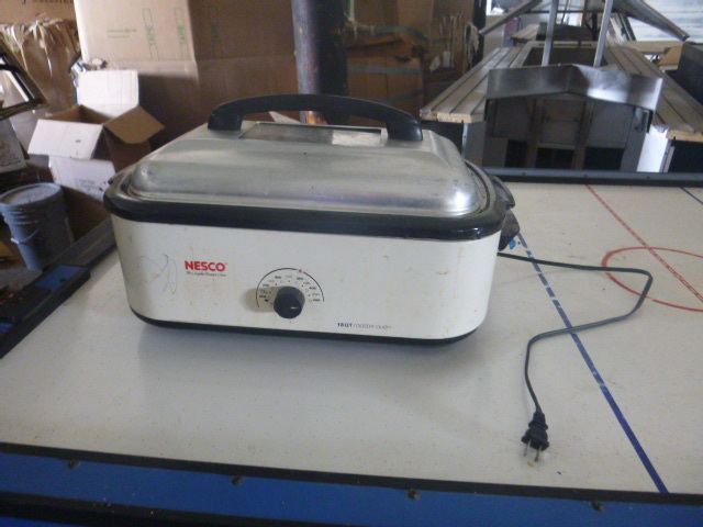 lot 46 image: Nesco 18 Quart Roaster
