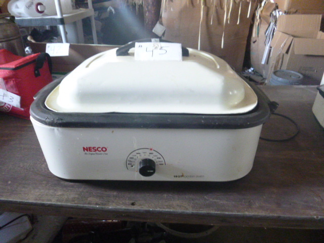 lot 45 image: Nesco 18 Quart Roaster
