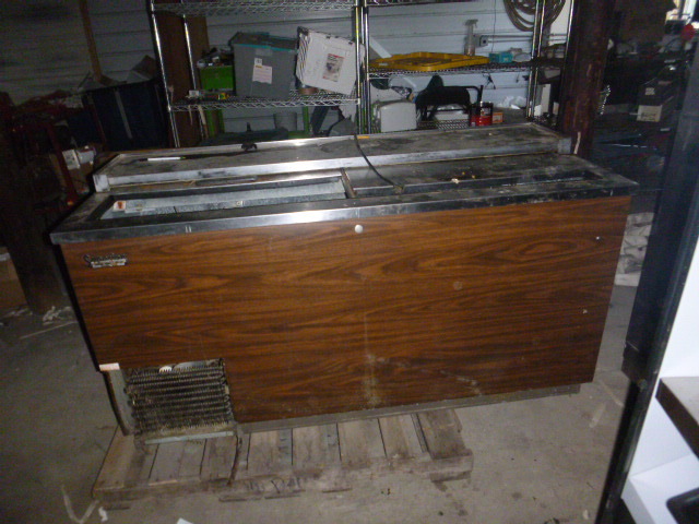 lot 67 image: Superior Under Bar Beer Cooler