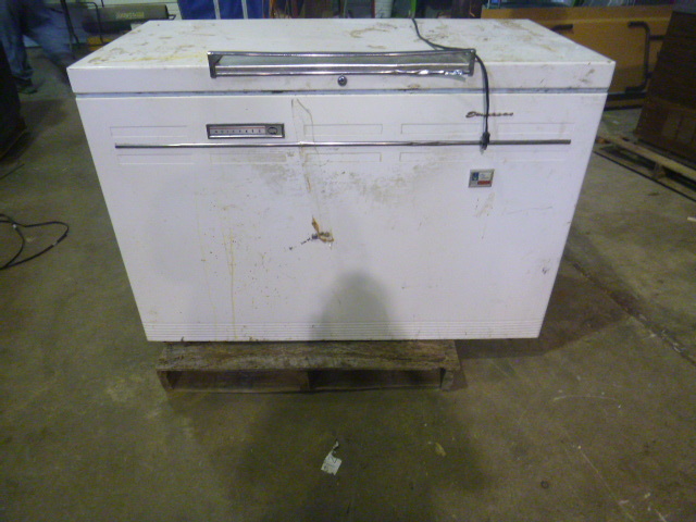 lot 73 image: QuicFrez Chest Freezer