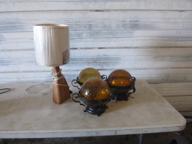 lot 79 image: 4 Miscellaneous Lights