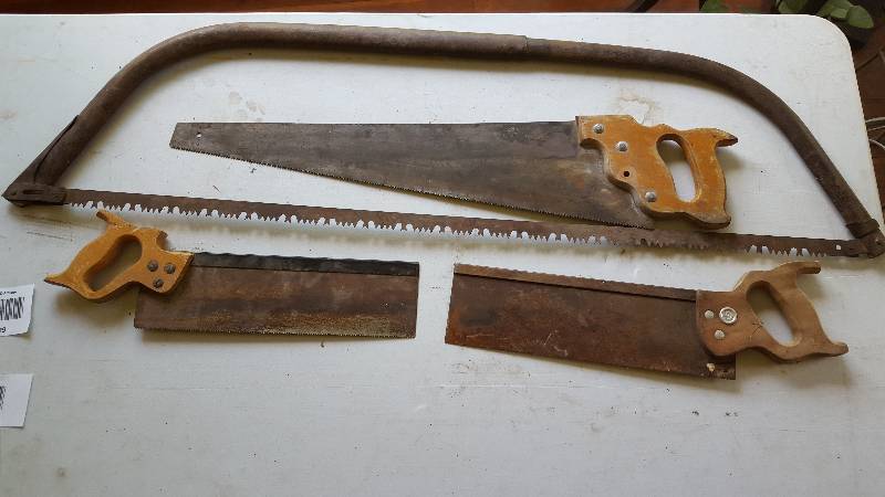 lot 29 image: Lot of Antique Saws