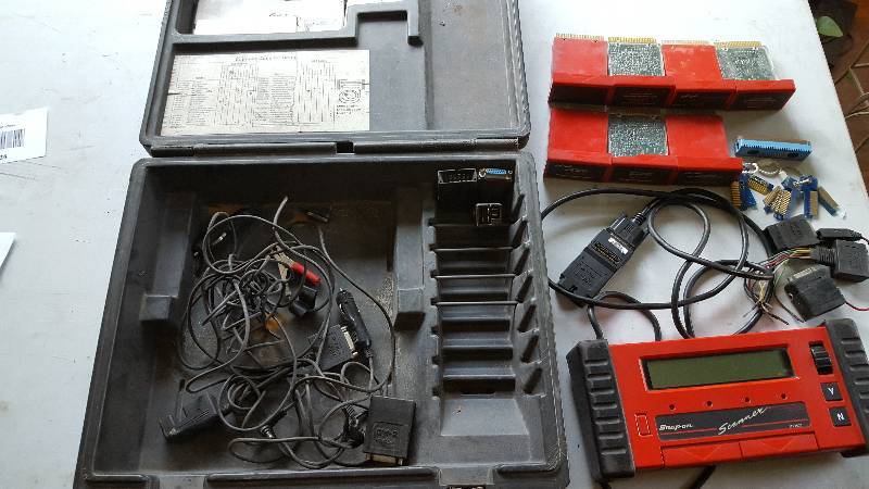 lot 34 image: MT2500 Snap-On Scanner.