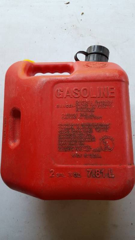lot 43 image: 2 Gallon Gas Can
