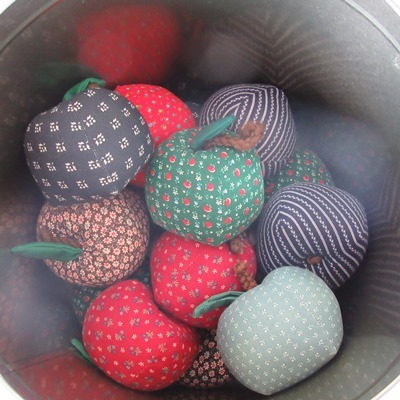 Tin Apples