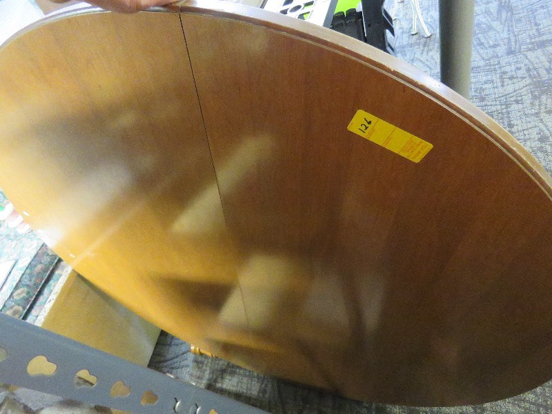 Kitchen table with 2 chairs