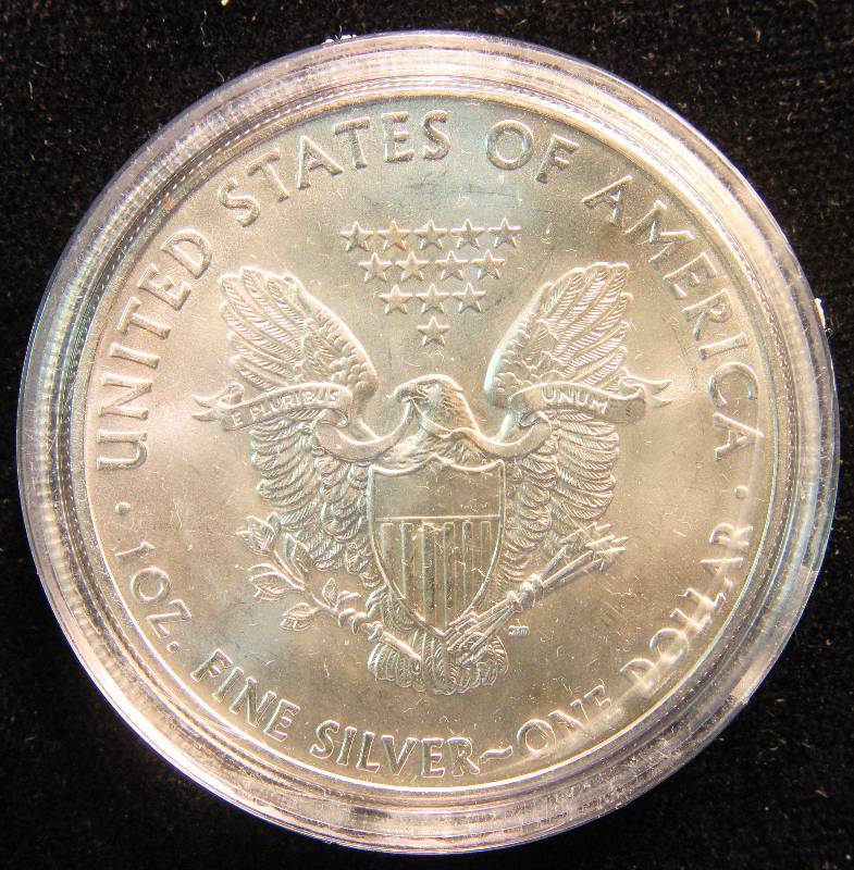 2011 AMERICAN SILVER EAGLE 1 TROY OZ. .999 FINE SILVER IN AIRTITE HOLDER
