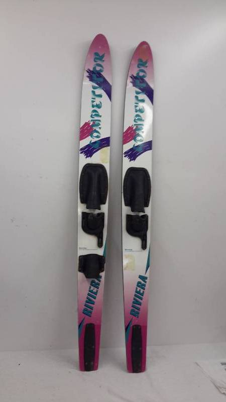 Water skis
