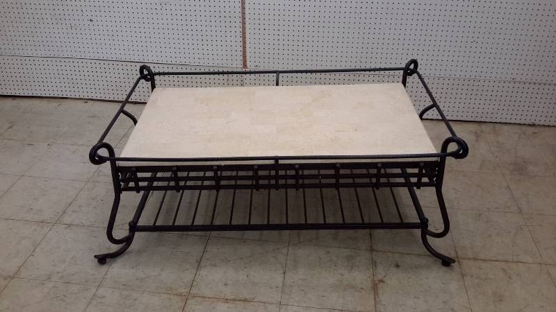 Outdoor patio table