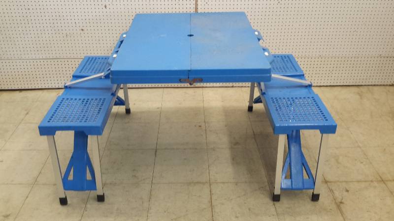 Portable picnic table